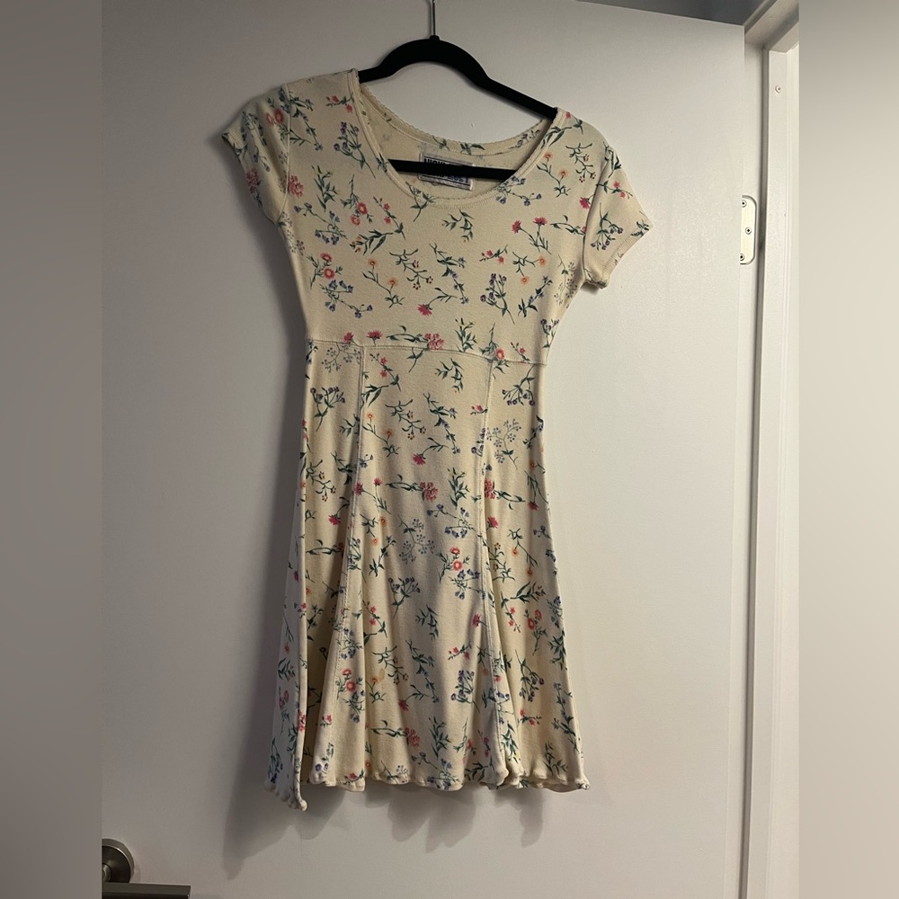 90s Floral Cream Dress in GUC
